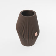 Produktfoto_Vase_Enfolded_2__Dunkelbraun