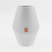 Produktfoto_Vase_Enfolded_3__Elfenbeinweiss