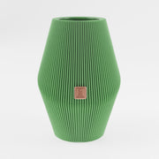 Produktfoto_Vase_Enfolded_3__Grassgruen